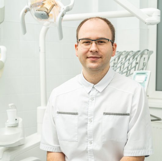 lek. dent. Kacper Bębenek Dentysta Wrocław